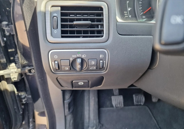Volvo V70 cena 48000 przebieg: 119000, rok produkcji 2016 z Chocianów małe 596